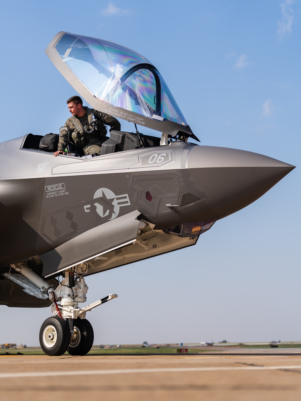 F-35C Fuel Stop