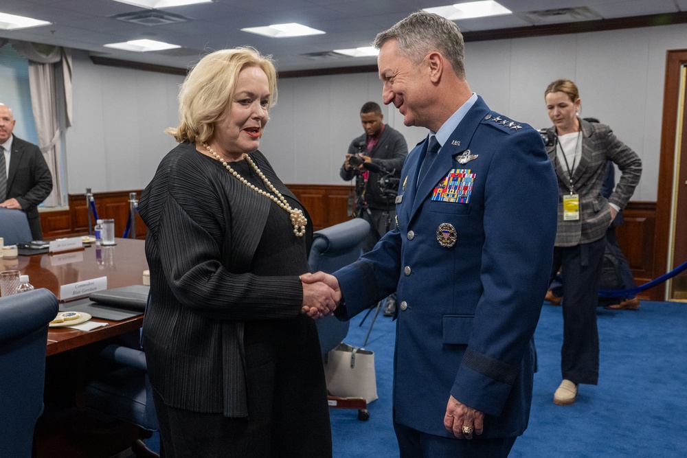 SW Hegseth Hosts New Zealand MoD
