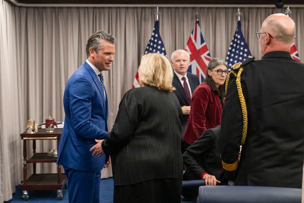 SW Hegseth Hosts New Zealand MoD