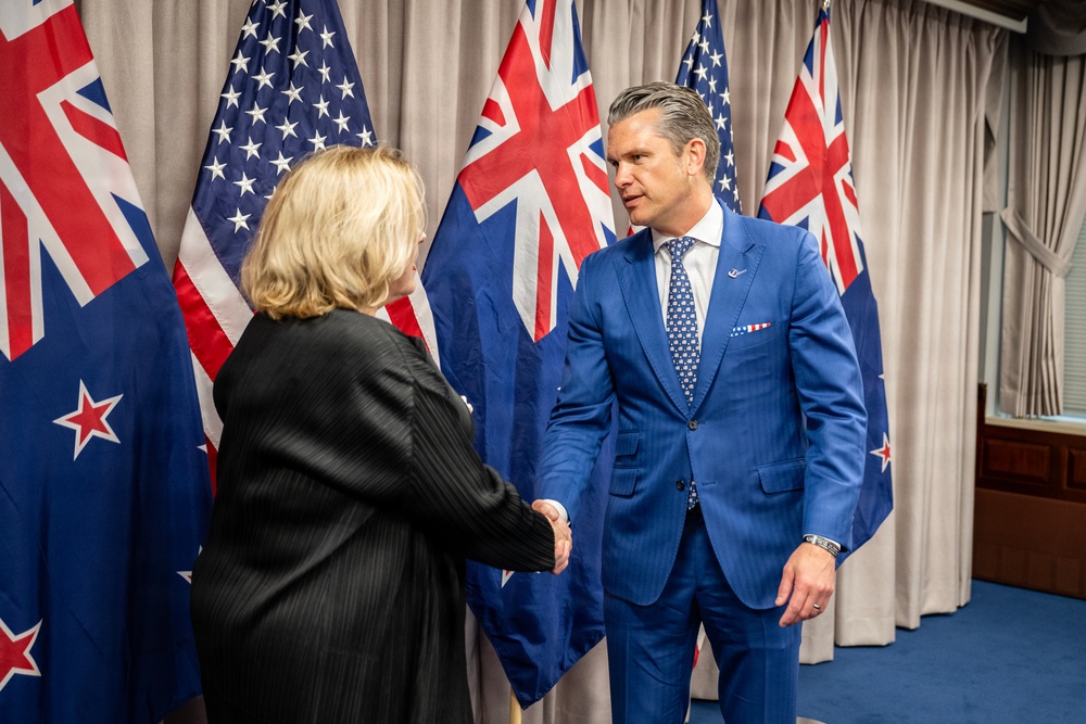 SW Hegseth hosts New Zealand MOD
