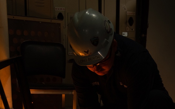 Ronald Reagan Sailors Perform Berthing Rehabilitation