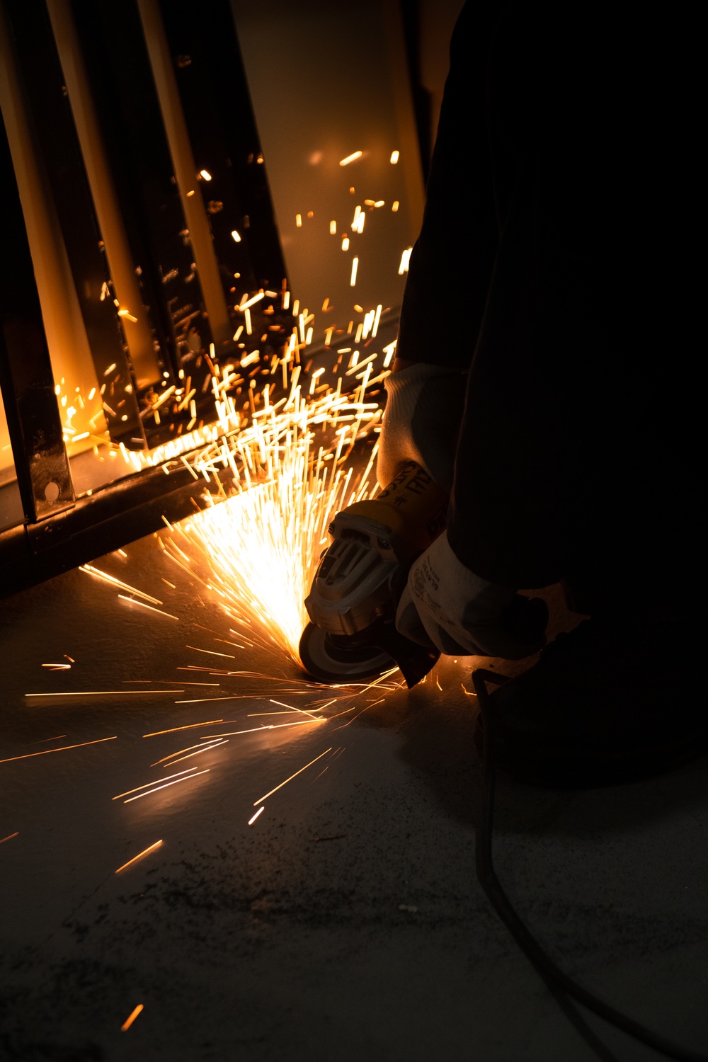 Ronald Reagan Sailors Perform Berthing Rehabilitation