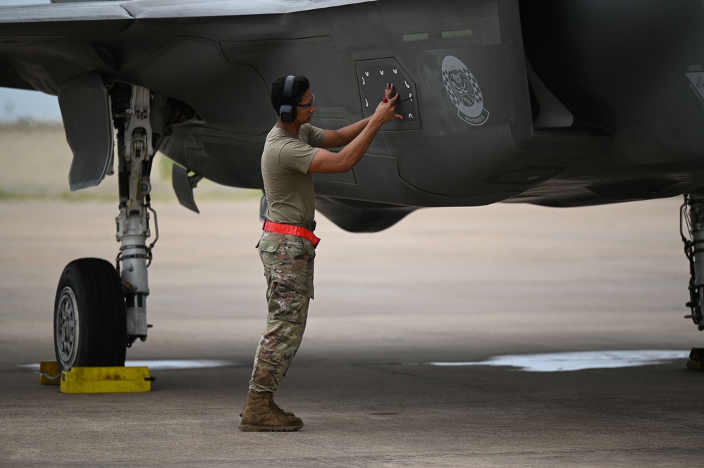 60th FS continues exercise Lonestar Lightning