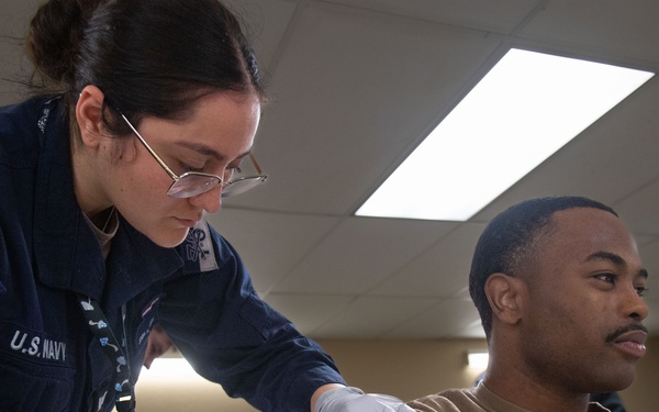 Ronald Reagan Sailors Receive Influenza Vaccinations