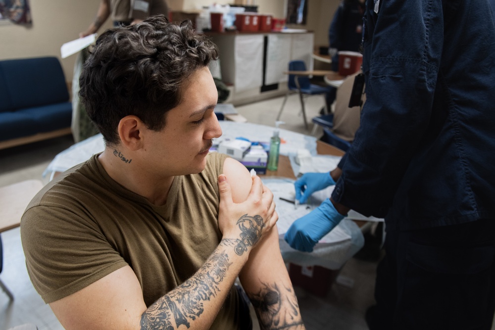 Ronald Reagan Sailors Receive Influenza Vaccinations