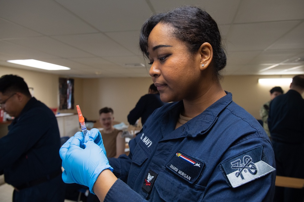 Ronald Reagan Sailors Receive Influenza Vaccinations