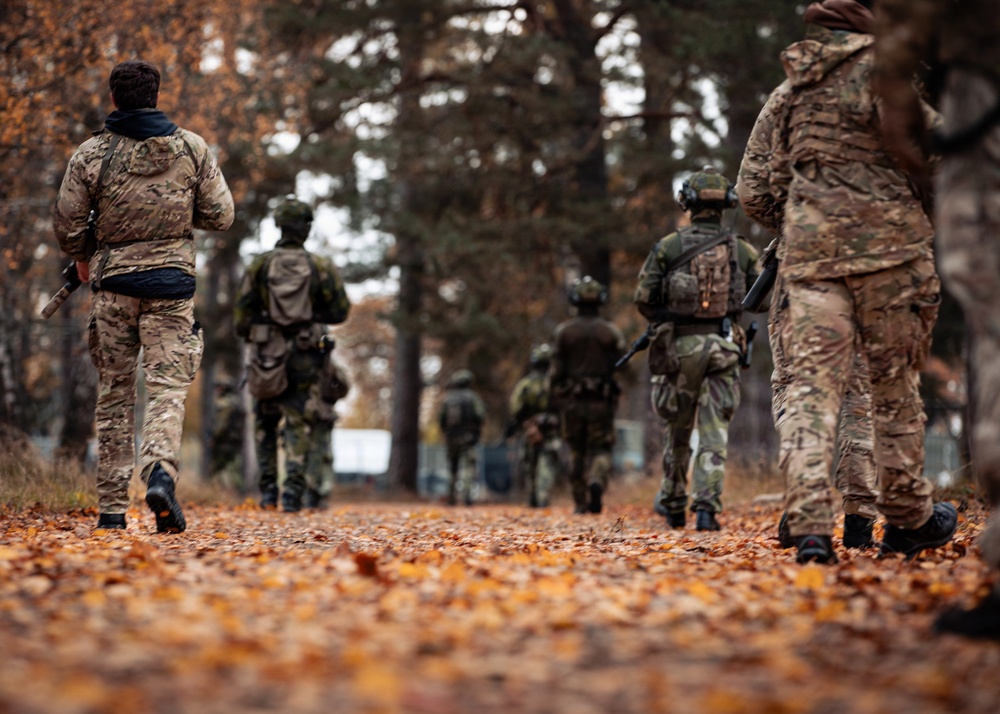 10th SFG conducts squad tactics with Swedish Rangers during ASP 26