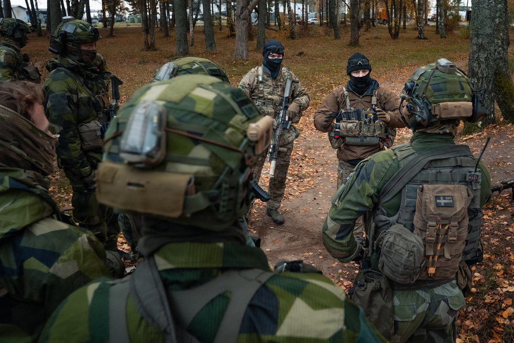 10th SFG conducts squad tactics with Swedish Rangers during ASP 26