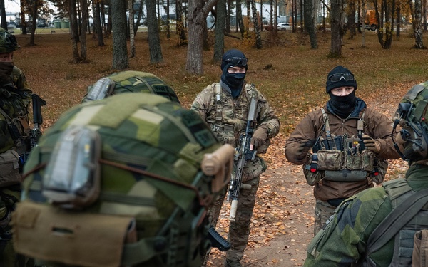 10th SFG conducts squad tactics with Swedish Rangers during ASP 26