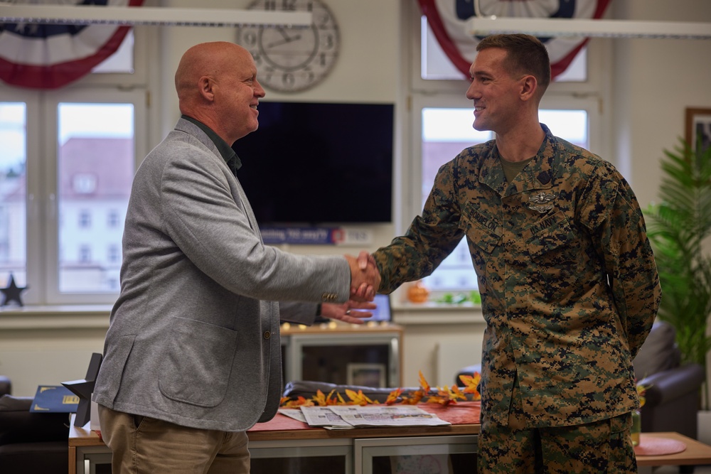 Orlando, Florida Sailor receives USO volunteer award while deployed to Germany