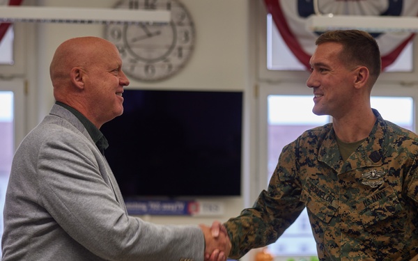 HM2 Joseph Bordelon receives USO EMEA Volunteer of the Quarter Award in Germany