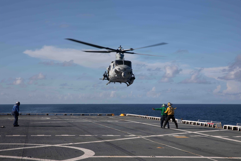 USS Fort Lauderdale Conducts Flight Operations