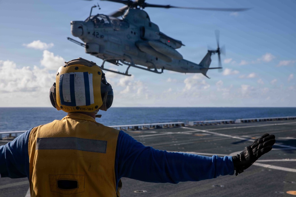 USS Fort Lauderdale Conducts Flight Operations USS Fort Lauderdale Conducts Flight Operations