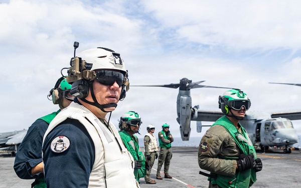 22nd MEU(SOC) | Flight line Maintenance on USS Iwo Jima (LHD 7)