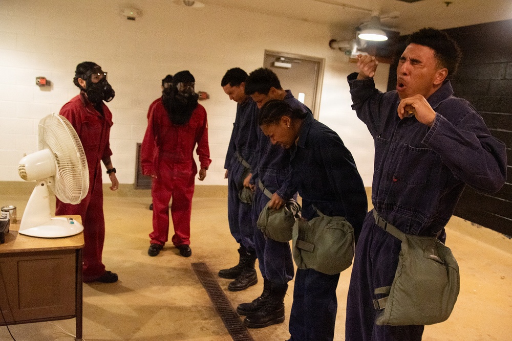 Surface Warfare Engineering Schools Command (SWESC) Great Lakes Instructors Train Next Generation of Naval Firefighters Surface Warfare Engineering Schools Command (SWESC) Great Lakes Instructors Train Next Generation of Naval Firefighters