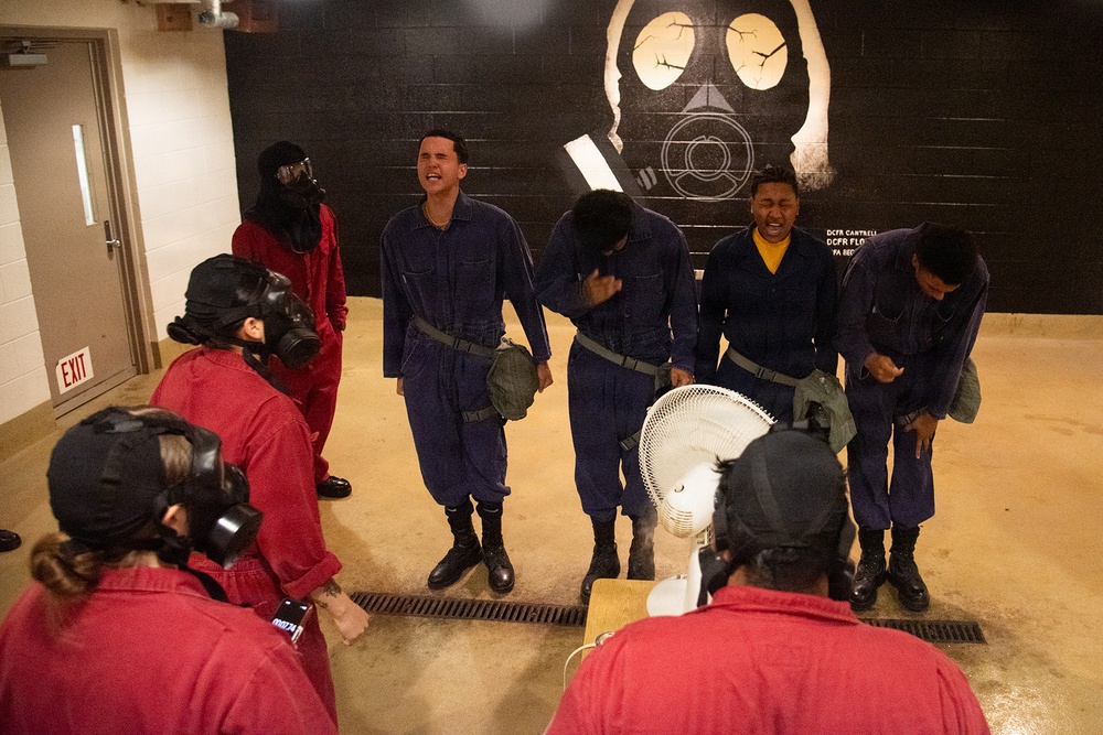 Surface Warfare Engineering Schools Command (SWESC) Great Lakes Instructors Train Next Generation of Naval Firefighters Surface Warfare Engineering Schools Command (SWESC) Great Lakes Instructors Train Next Generation of Naval Firefighters