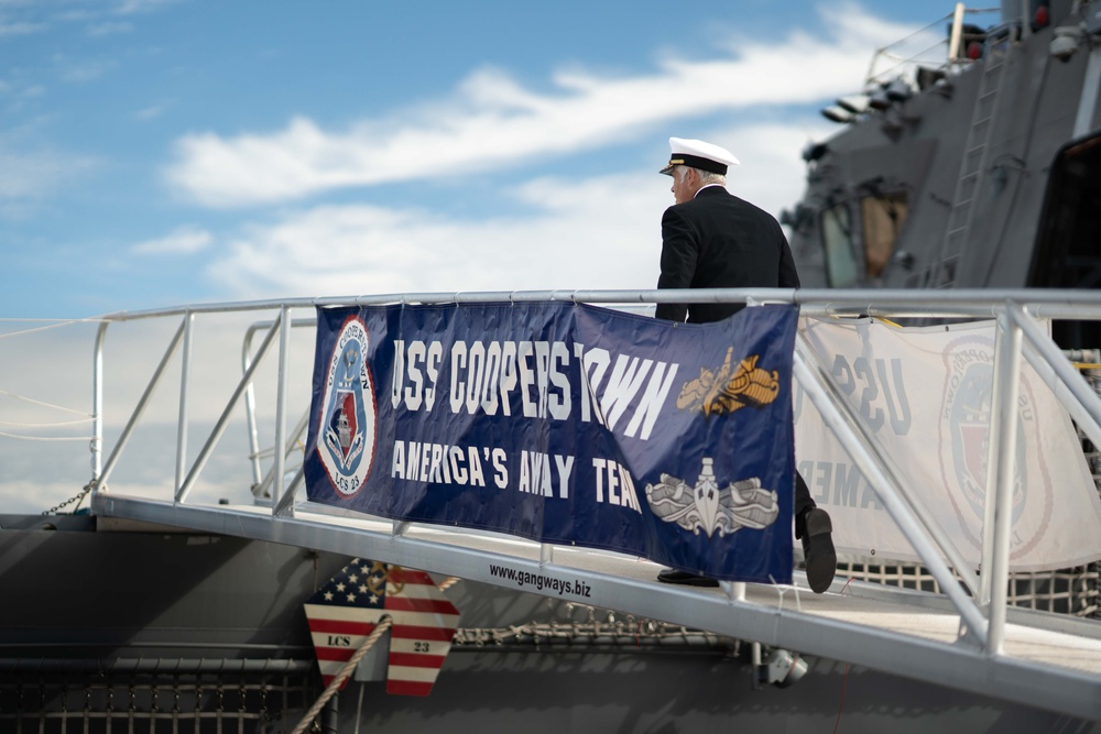 CSG2 Visits USS Cooperstown (LCS 23)