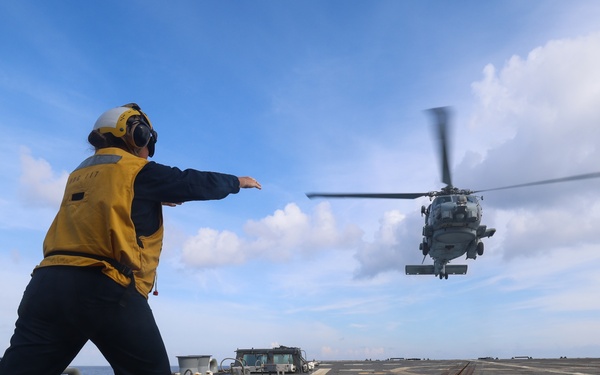 The Paul Ignatius (DDG 117) conducts a flight quarters