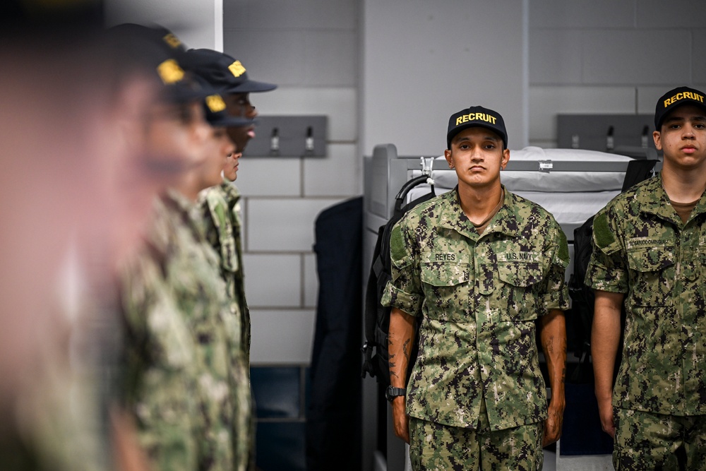Recruit Division 514 Personnel Inspection