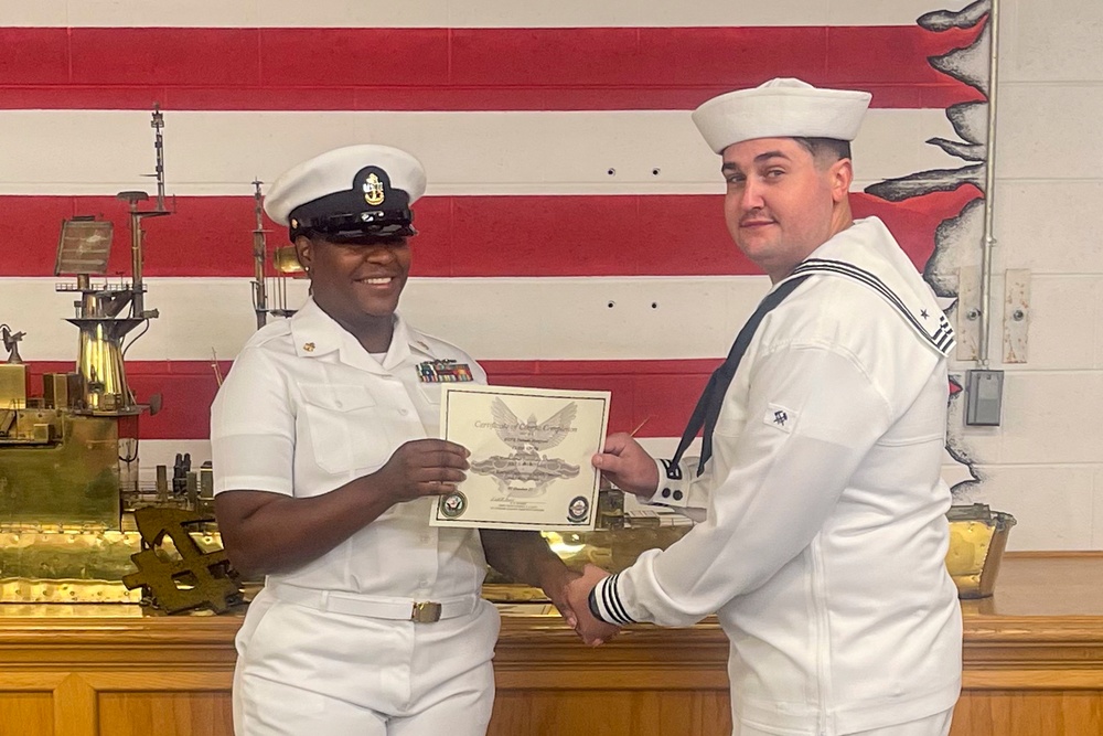 Surface Warfare Engineering School Command (SWESC) Great Lakes Instructors Hold Graduation Ceremony for the Navy's Newest Generation of Hull Maintenance Technicians Surface Warfare Engineering School Command (SWESC) Great Lakes Instructors Hold Graduation Ceremony for the Navy's Newest Generation of Hull Maintenance Technicians
