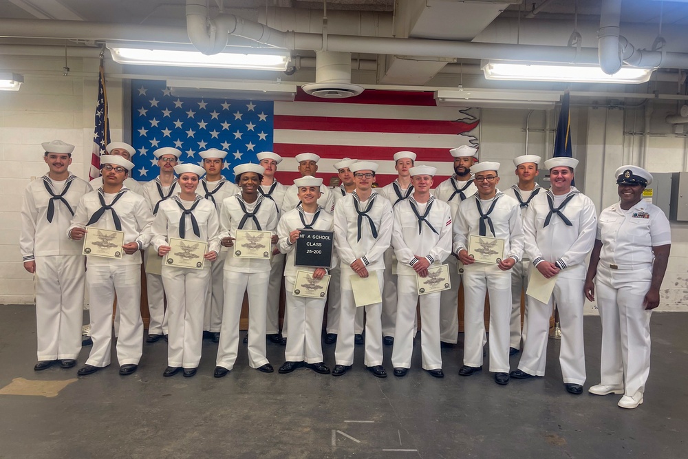 Surface Warfare Engineering School Command (SWESC) Great Lakes Instructors Hold Graduation Ceremony for the Navy's Newest Generation of Hull Maintenance Technicians Surface Warfare Engineering School Command (SWESC) Great Lakes Instructors Hold Graduation Ceremony for the Navy's Newest Generation of Hull Maintenance Technicians