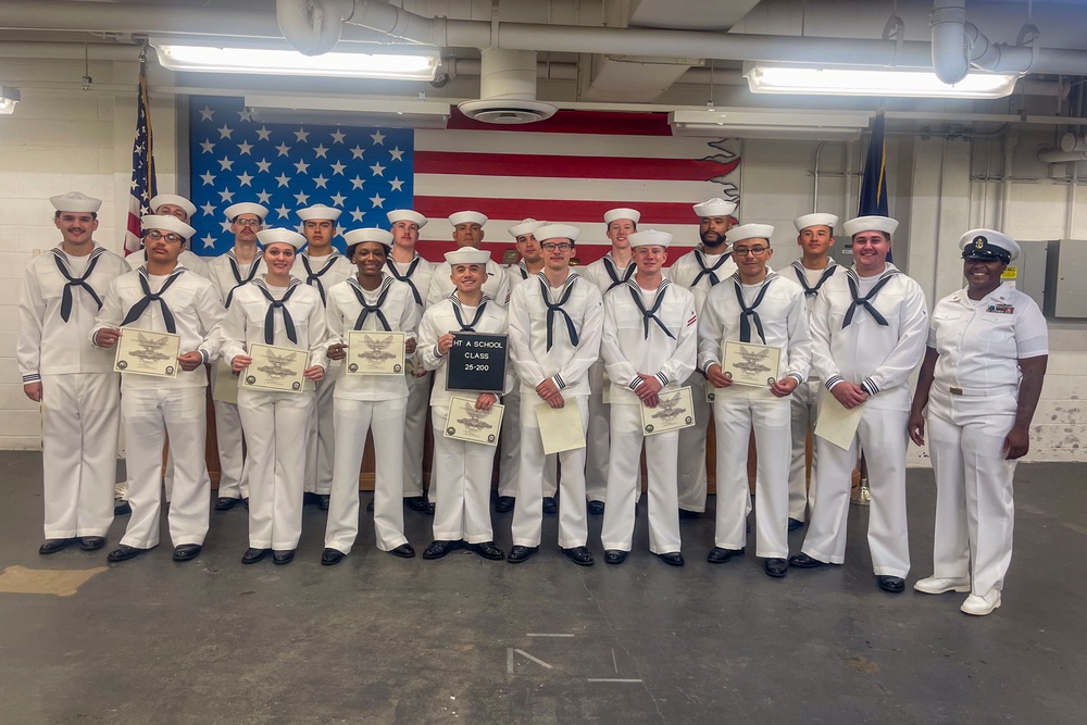 Surface Warfare Engineering School Command (SWESC) Great Lakes Instructors Hold Graduation Ceremony for the Navy's Newest Generation of Hull Maintenance Technicians Surface Warfare Engineering School Command (SWESC) Great Lakes Instructors Hold Graduation Ceremony for the Navy's Newest Generation of Hull Maintenance Technicians