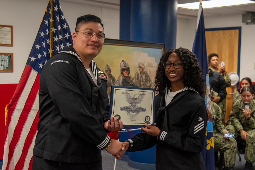 Surface Warfare Engineering Schools Command (SWESC) Great Lakes Instructors Hold Graduation Ceremony for the Navy’s Newest Quartermasters Surface Warfare Engineering Schools Command (SWESC) Great Lakes Instructors Hold Graduation Ceremony for the Navy’s Newest Quartermasters