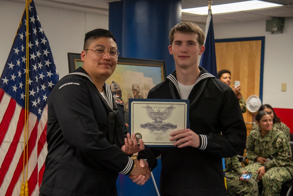 Surface Warfare Engineering Schools Command (SWESC) Great Lakes Instructors Hold Graduation Ceremony for the Navy’s Newest Quartermasters Surface Warfare Engineering Schools Command (SWESC) Great Lakes Instructors Hold Graduation Ceremony for the Navy’s Newest Quartermasters