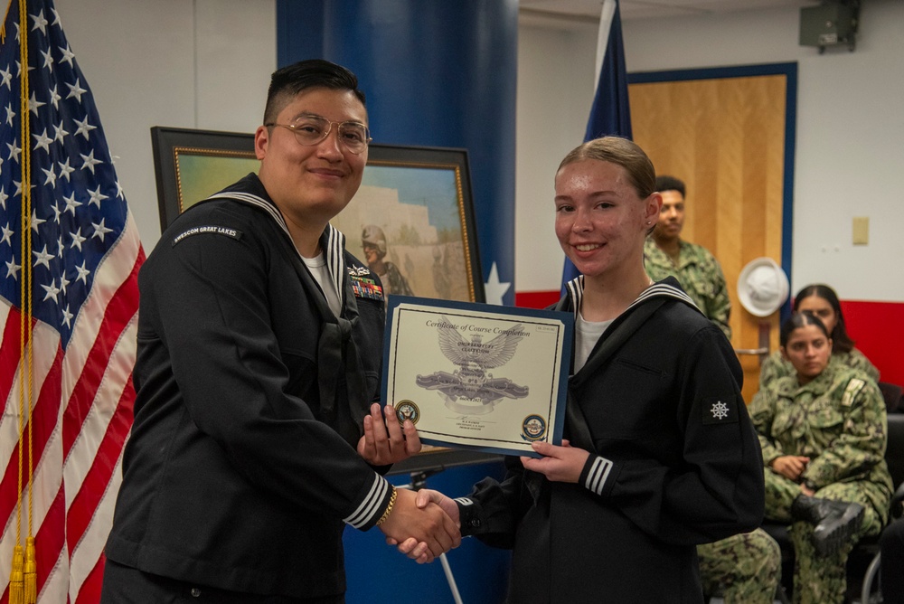 Surface Warfare Engineering Schools Command (SWESC) Great Lakes Instructors Hold Graduation Ceremony for the Navy’s Newest Quartermasters Surface Warfare Engineering Schools Command (SWESC) Great Lakes Instructors Hold Graduation Ceremony for the Navy’s Newest Quartermasters
