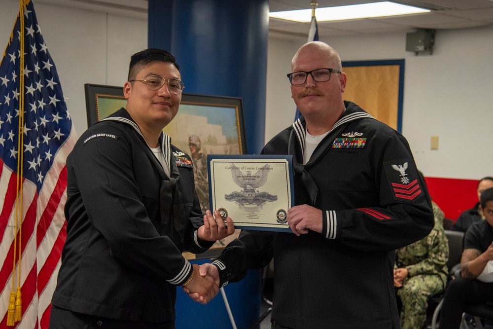 Surface Warfare Engineering Schools Command (SWESC) Great Lakes Instructors Hold Graduation Ceremony for the Navy’s Newest Quartermasters Surface Warfare Engineering Schools Command (SWESC) Great Lakes Instructors Hold Graduation Ceremony for the Navy’s Newest Quartermasters