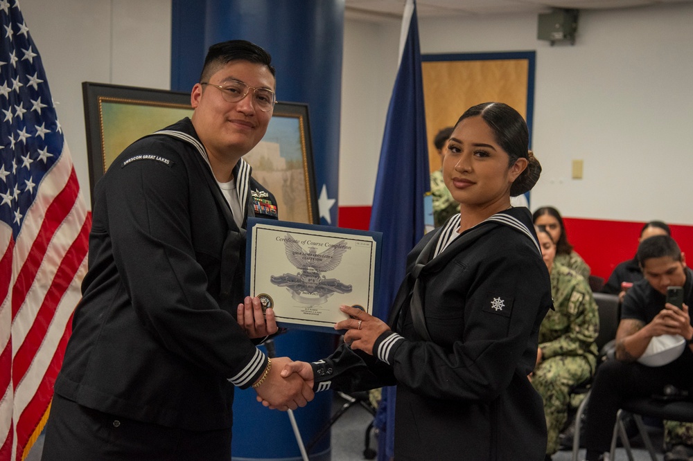 Surface Warfare Engineering Schools Command (SWESC) Great Lakes Instructors Hold Graduation Ceremony for the Navy’s Newest Quartermasters Surface Warfare Engineering Schools Command (SWESC) Great Lakes Instructors Hold Graduation Ceremony for the Navy’s Newest Quartermasters