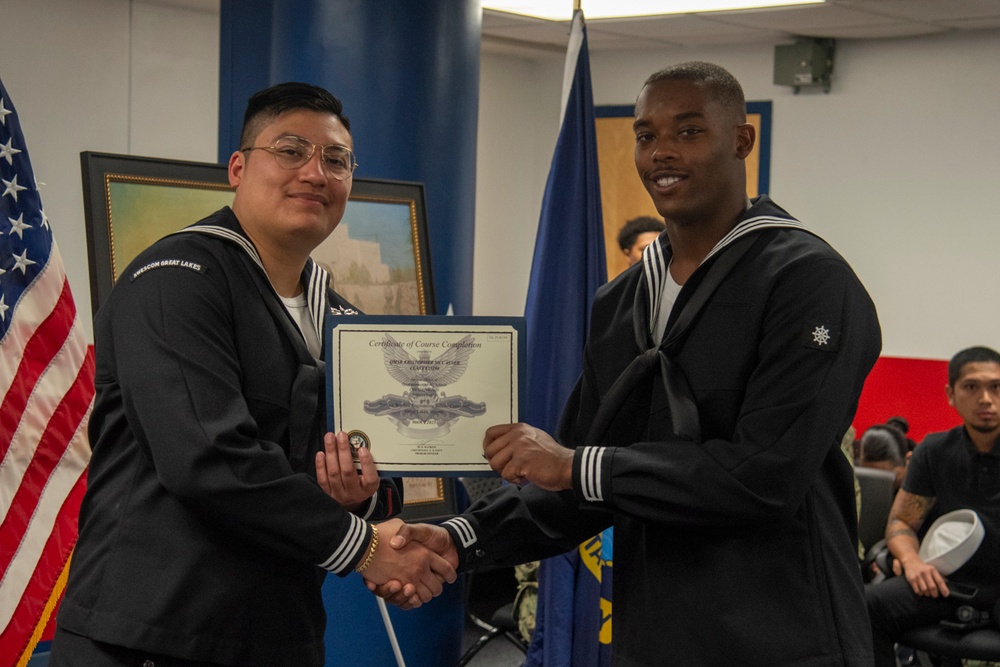 Surface Warfare Engineering Schools Command (SWESC) Great Lakes Instructors Hold Graduation Ceremony for the Navy’s Newest Quartermasters Surface Warfare Engineering Schools Command (SWESC) Great Lakes Instructors Hold Graduation Ceremony for the Navy’s Newest Quartermasters