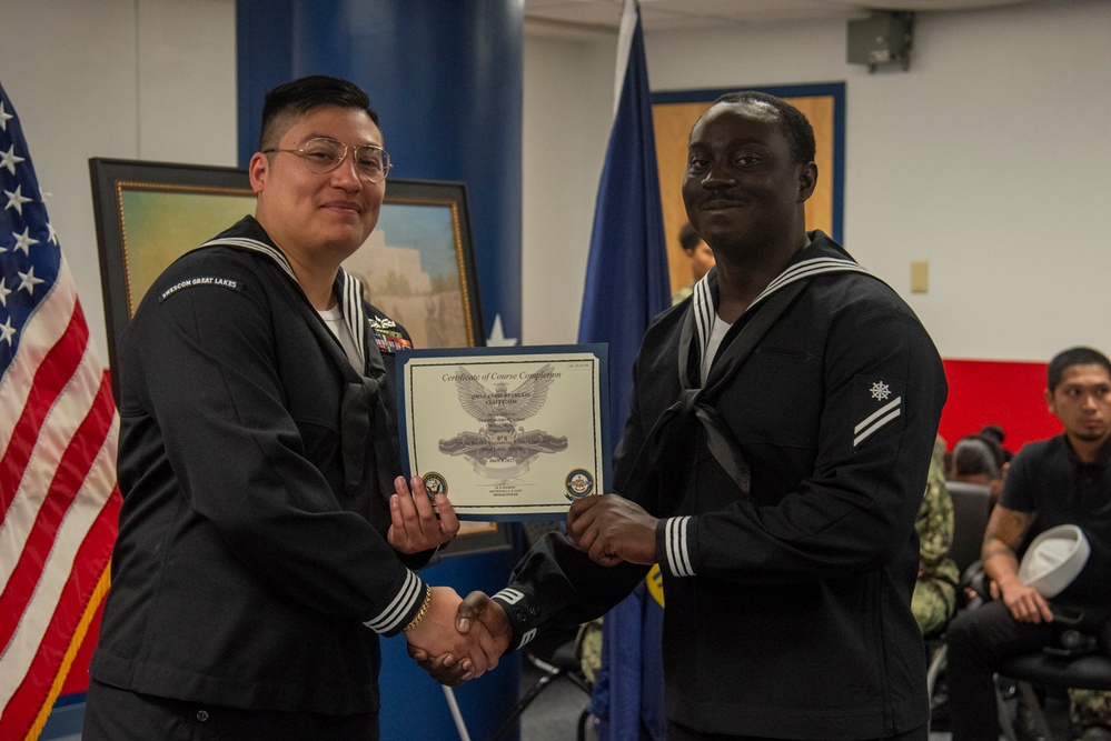Surface Warfare Engineering Schools Command (SWESC) Great Lakes Instructors Hold Graduation Ceremony for the Navy’s Newest Quartermasters Surface Warfare Engineering Schools Command (SWESC) Great Lakes Instructors Hold Graduation Ceremony for the Navy’s Newest Quartermasters