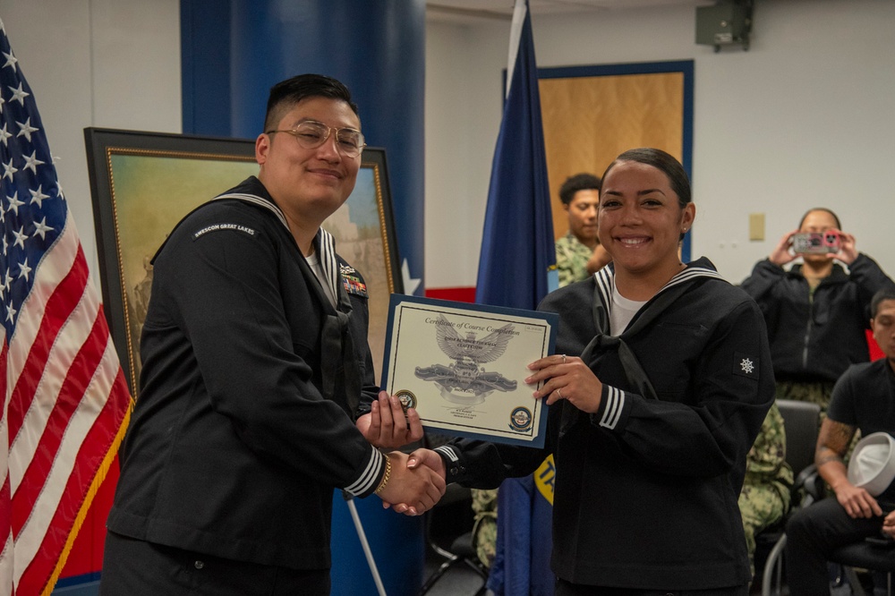 Surface Warfare Engineering Schools Command (SWESC) Great Lakes Instructors Hold Graduation Ceremony for the Navy’s Newest Quartermasters Surface Warfare Engineering Schools Command (SWESC) Great Lakes Instructors Hold Graduation Ceremony for the Navy’s Newest Quartermasters