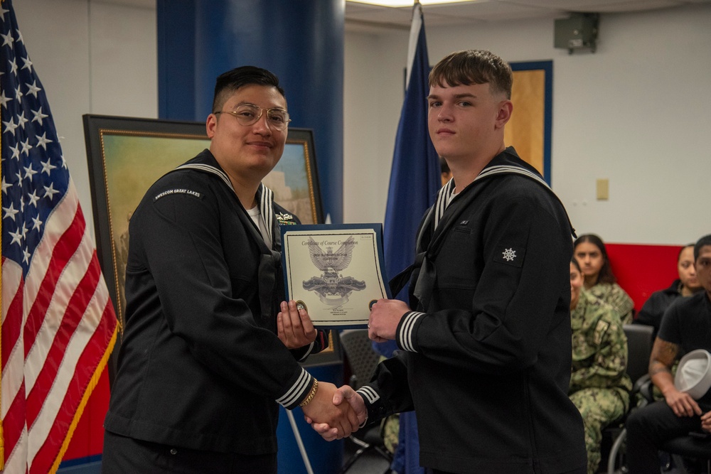 Surface Warfare Engineering Schools Command (SWESC) Great Lakes Instructors Hold Graduation Ceremony for the Navy’s Newest Quartermasters Surface Warfare Engineering Schools Command (SWESC) Great Lakes Instructors Hold Graduation Ceremony for the Navy’s Newest Quartermasters