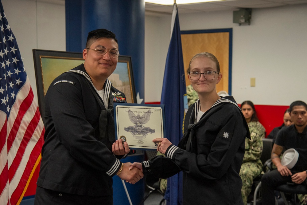 Surface Warfare Engineering Schools Command (SWESC) Great Lakes Instructors Hold Graduation Ceremony for the Navy’s Newest Quartermasters Surface Warfare Engineering Schools Command (SWESC) Great Lakes Instructors Hold Graduation Ceremony for the Navy’s Newest Quartermasters