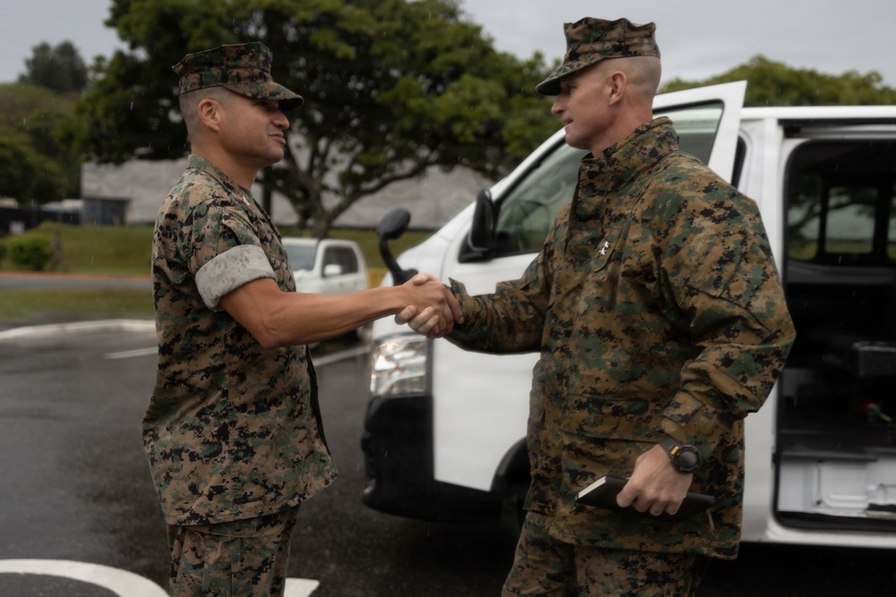3rd Marine Division commanding general visits III Marine Expeditionary Force Information Group