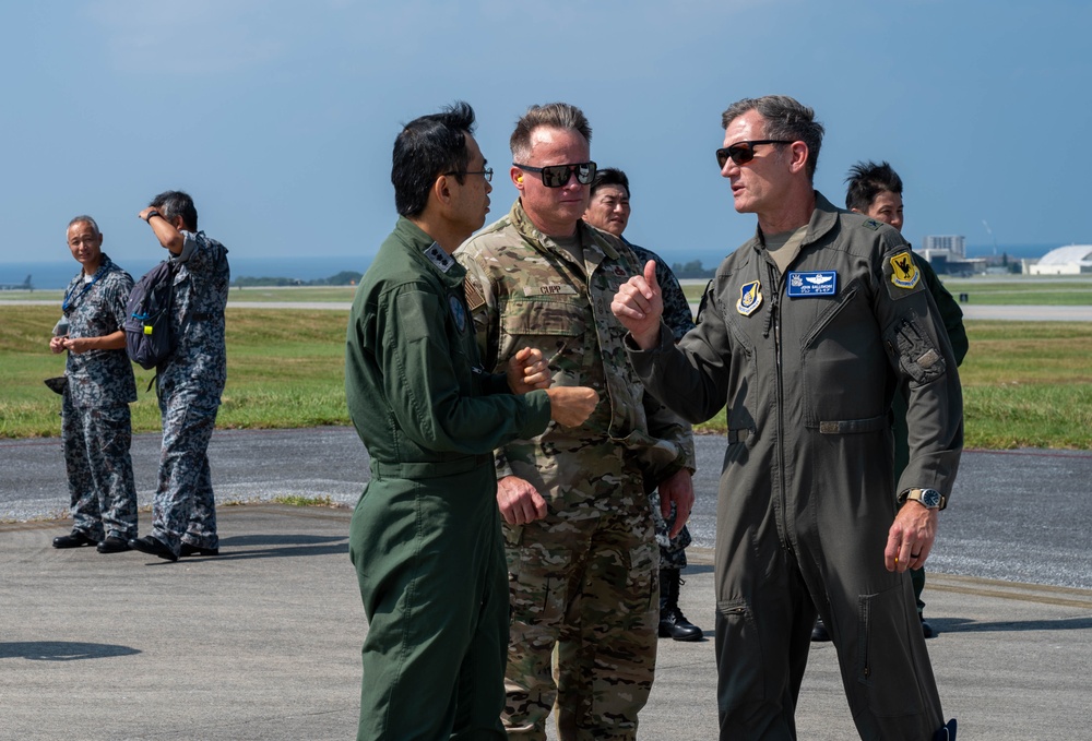 Japan’s Southwestern Air Defense Force commander visits Kadena