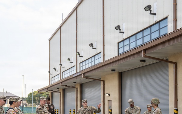 Eighth Army Deputy Commanding General Visits 1st Signal Brigade
