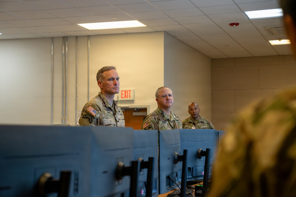 Eighth Army Deputy Commanding General Visits 1st Signal Brigade