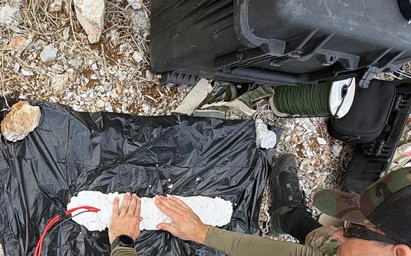 EODMU 8 at Aegean Seal 25