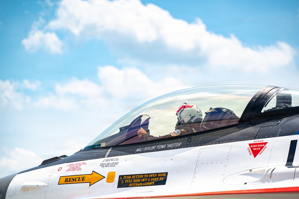 F-16 Viper Demo Team brings the noise to Pennsylvania F-16 Viper Demo Team brings the noise to Pennsylvania