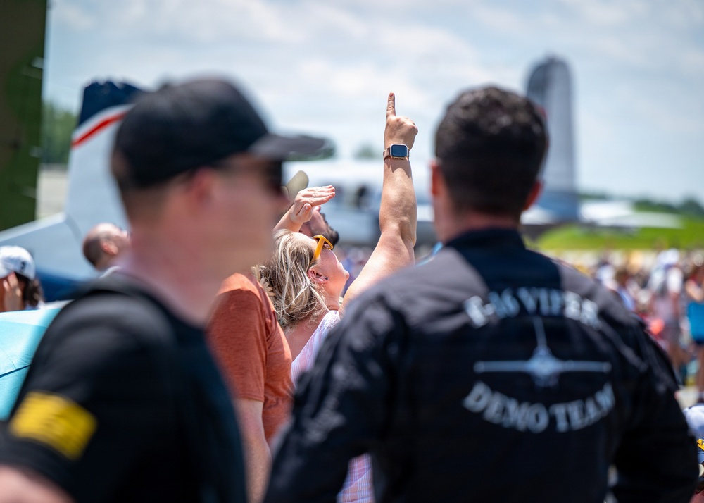 F-16 Viper Demo Team brings the noise to Pennsylvania F-16 Viper Demo Team brings the noise to Pennsylvania