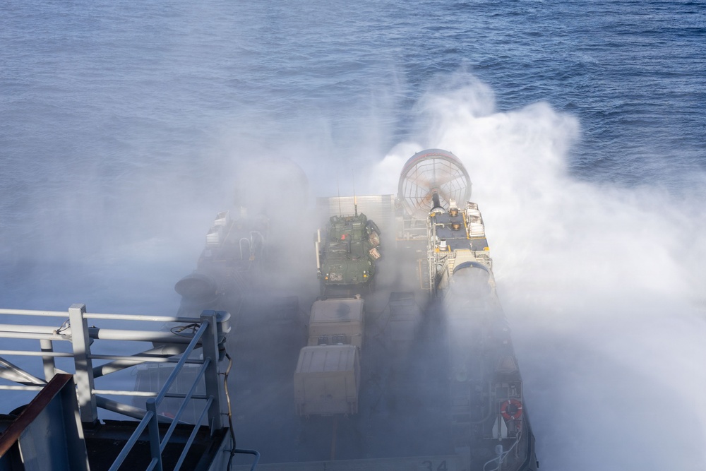 USS Iwo Jima Conducts LCAC Operations
