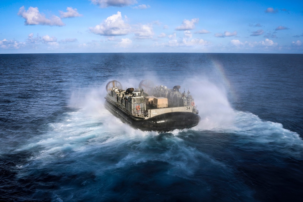 USS Iwo Jima Conducts LCAC Operations