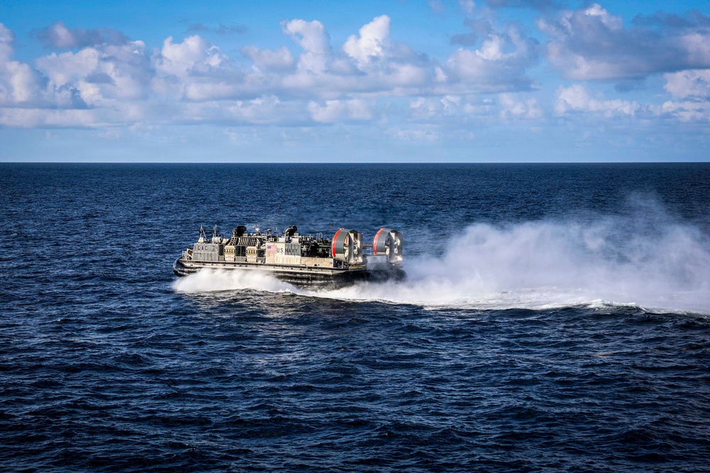 USS Iwo Jima Conducts LCAC Operations
