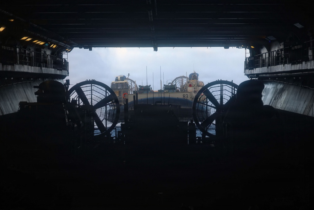 USS Iwo Jima Conducts LCAC Operations