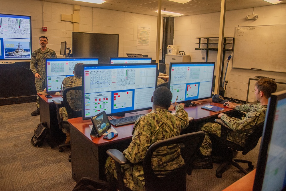 Surface Warfare Engineering Schools Command (SWESC) Great Lakes Instructors Train Next Generation of Naval Gas Turbine Systems Technicians (Electrical) Surface Warfare Engineering Schools Command (SWESC) Great Lakes Instructors Train Next Generation of Naval Gas Turbine Systems Technicians (Electrical)