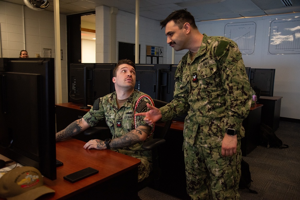 Surface Warfare Engineering Schools Command (SWESC) Great Lakes Instructors Train Next Generation of Naval Gas Turbine Systems Technicians (Electrical)