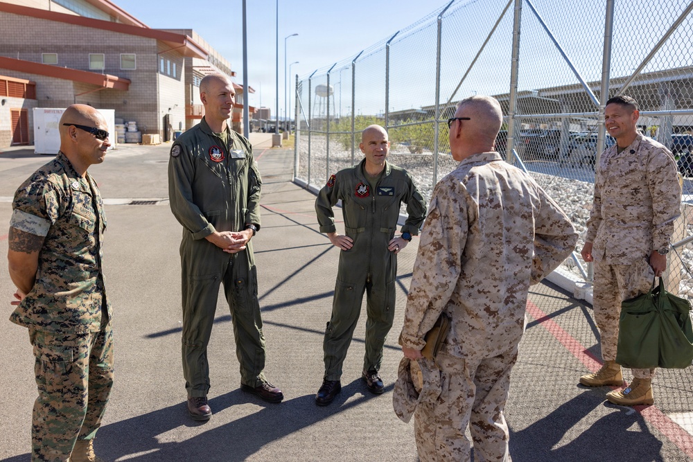 The Commandant, Gen. Eric M. Smith and Sgt. Maj. Carlos A. Ruiz visits VMX-1